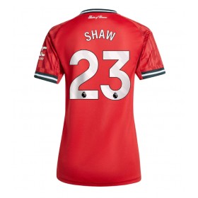 Damen Fußballbekleidung Manchester United Luke Shaw #23 Heimtrikot 2025-26 Kurzarm